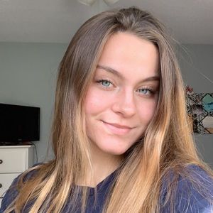 Meet your Posher, Chloe